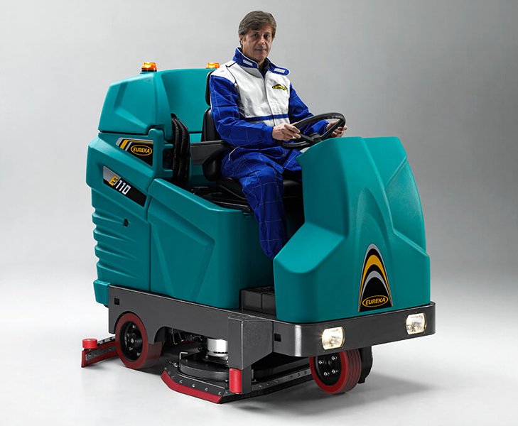 ASC Eureka E110 scrubber with man 1