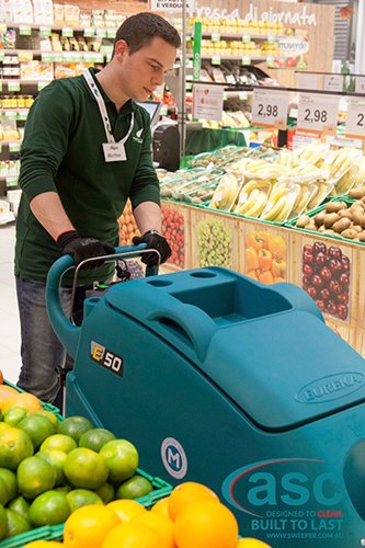 ASC Eureka E50 with man 5