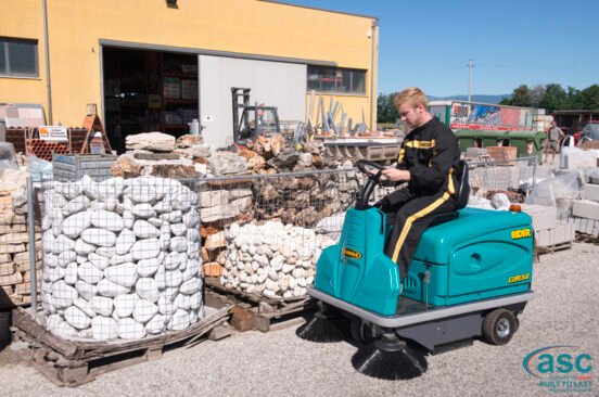 nav ASC Eureka M3 Sweeper with man 1