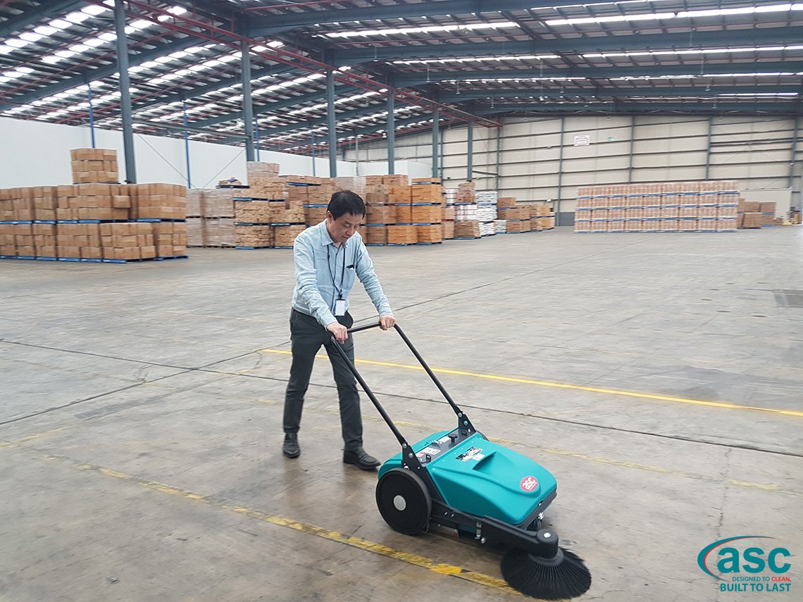 Hong Australia's Manager John Yee With ASC Eureka M1