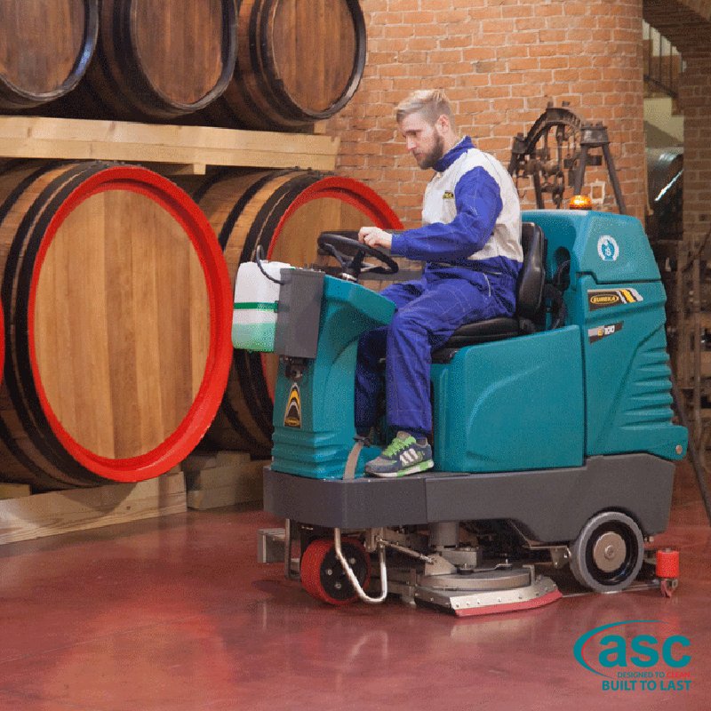 ASC Eureka E100 Sweeper with man 4