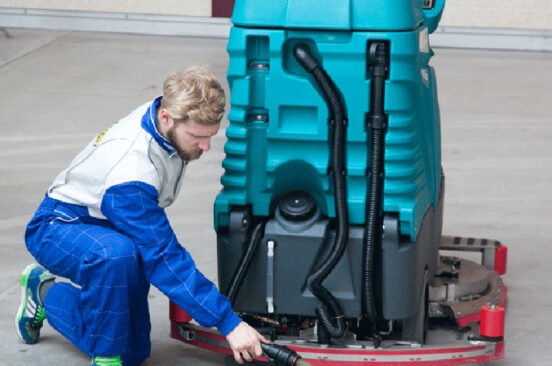 nav ASC Eureka E100 Sweeper with man 3