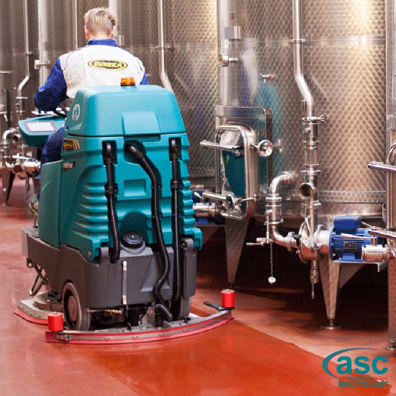 ASC Eureka E100 Sweeper with man 2