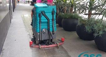 floor cleaning equipment