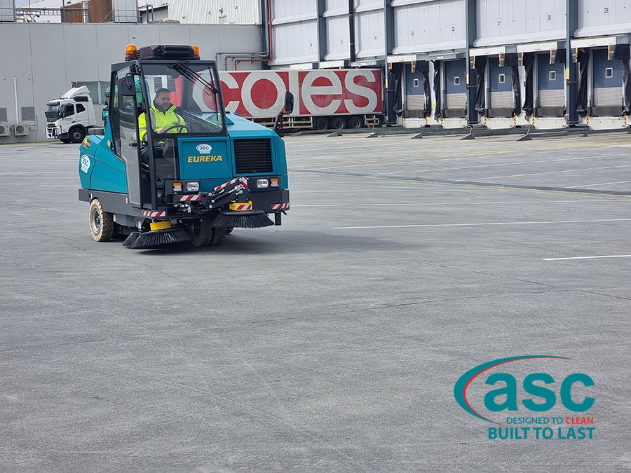 Eureka M8 Diesel Sweeper