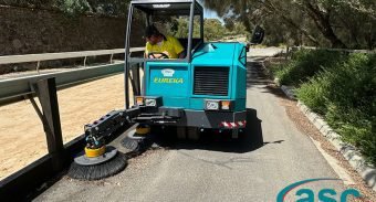 Large floor sweeper